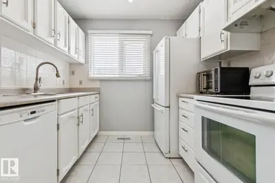 Interior photo 2 of 11421 22 AV NW