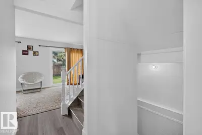 Interior photo 4 of 1096 MILLBOURNE RD E NW