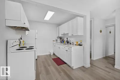 Interior photo 2 of 1096 MILLBOURNE RD E NW