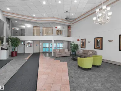Interior photo 4 of #228 15499 CASTLE DOWNS RD NW