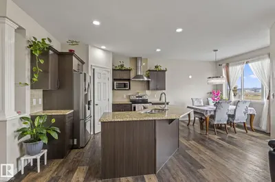 Interior photo 3 of 2131 51 SW SW