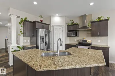 Interior photo 4 of 2131 51 SW SW