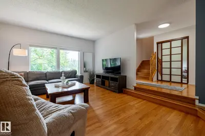 Interior photo 3 of 229 52548 RGE ROAD 223