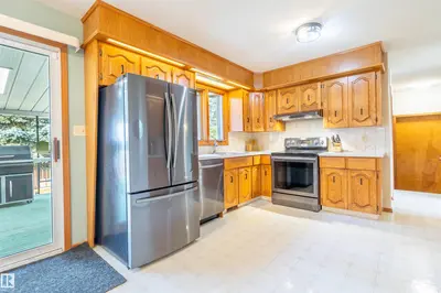 Interior photo 2 of 5825 52 ST