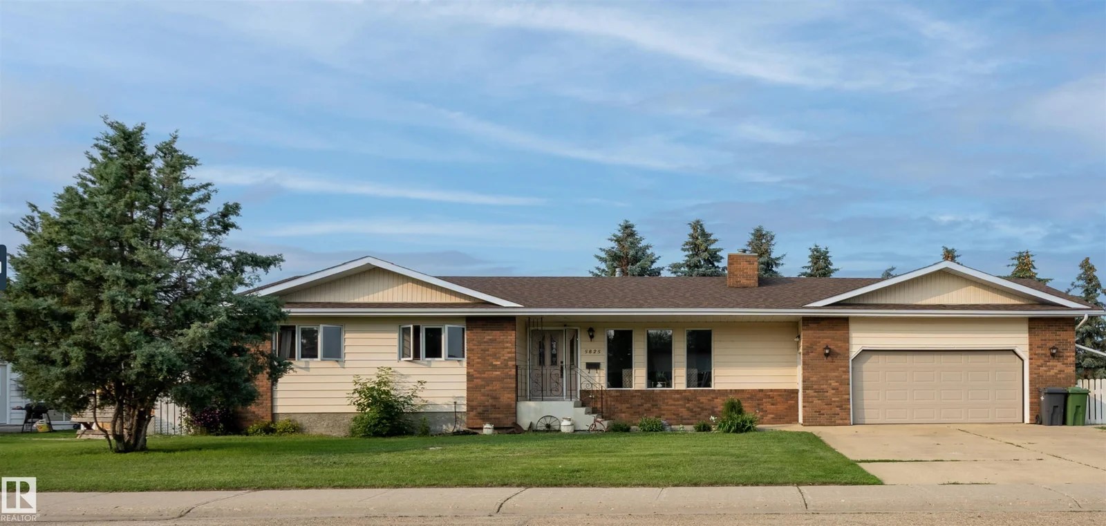 5825 52 ST, Wetaskiwin - 4 bedroom Detached Single Family for sale