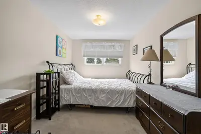 Interior photo 3 of 117 MAYFAIR MEWS ME NW