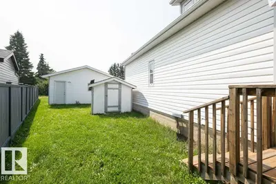 Interior photo 2 of 10940 100A Ave
