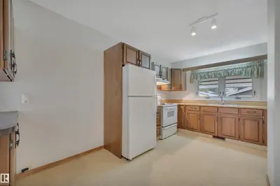Interior photo 3 of 11527 88 ST NW