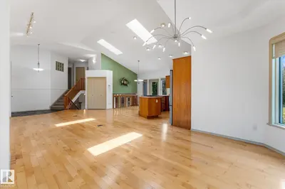 Interior photo 4 of 136 WESTRIDGE CR