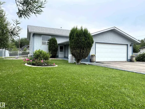 4914 51 Ave, Entwistle - $359,900