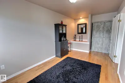 Interior photo 4 of 4928 50A AV