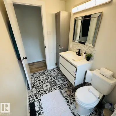 Interior photo 3 of 8 The Parkway NW