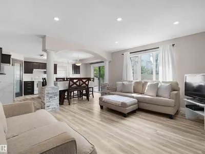 Interior photo 3 of 614 LAYTON CT NW