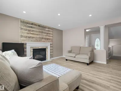 Interior photo 2 of 614 LAYTON CT NW