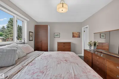 Interior photo 3 of 6503 88 AV NW