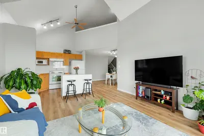 Interior photo 3 of #427 3425 19 ST NW