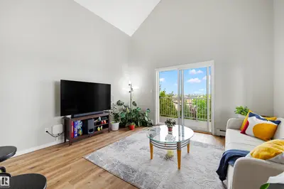 Interior photo 2 of #427 3425 19 ST NW