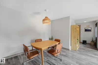Interior photo 3 of 17621 10 AV SW SW
