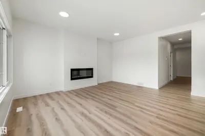 Interior photo 2 of 1315 11 AV NW