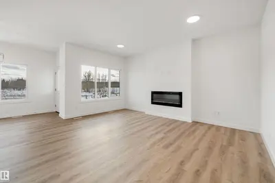 Interior photo 4 of 1315 11 AV NW