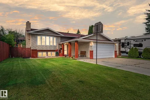 34 STIRLING RD NW, Edmonton - $469,900