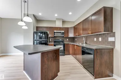 Interior photo 3 of #27 13825 155 AV NW