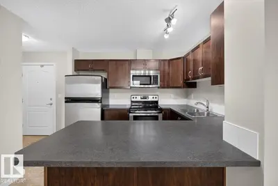 Interior photo 2 of #316 392 SILVER BERRY RD NW