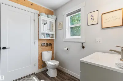 Interior photo 4 of 816 Baptiste Drive