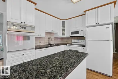 Interior photo 4 of 4027 74 ST NW