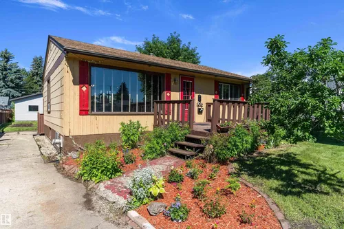 8936 154 ST NW, Edmonton - $375,000