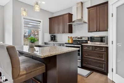 Interior photo 3 of 3306 HILTON CR NW