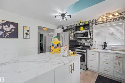 Interior photo 2 of #709 55107 RGE ROAD 33