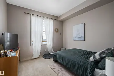 Interior photo 4 of #713 10503 98 AV NW