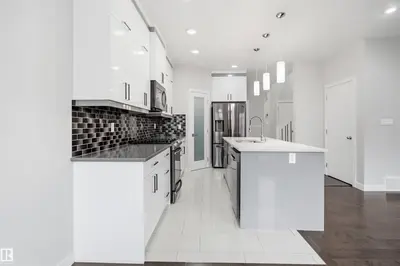 Interior photo 2 of #46 1703 16 AV NW