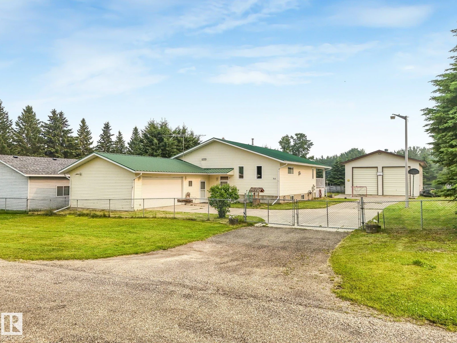 54 Buskmose DR, Rural Wetaskiwin County - 5 bedroom Detached Single Family for sale