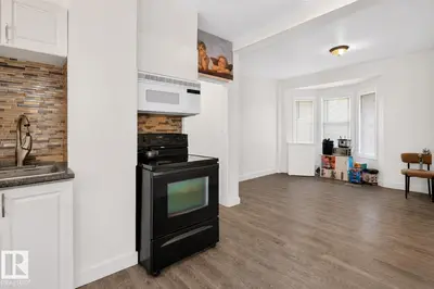 Interior photo 4 of 9124 119 AV NW
