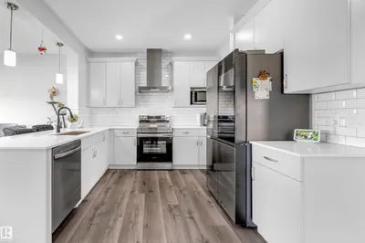 Interior photo 3 of 4610 72 AV