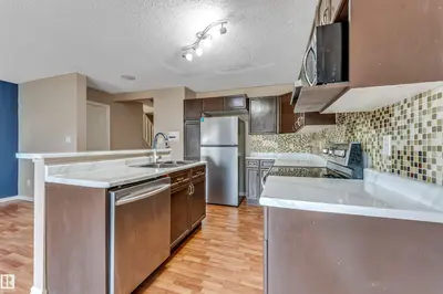 Interior photo 2 of 7743 8 AV SW SW