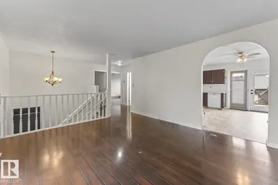 Interior photo 4 of 4412 51 AV