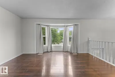 Interior photo 3 of 4412 51 AV