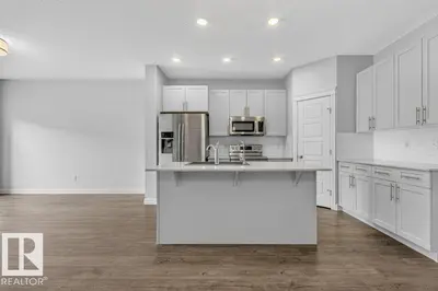 Interior photo 4 of 