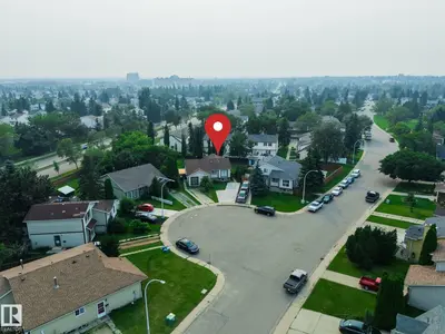 Interior photo 1 of 4617 35 AV NW