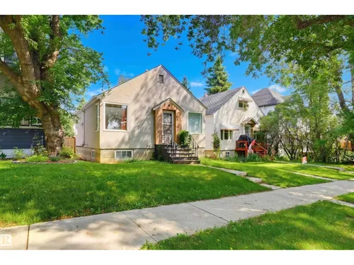 9728 89 AV NW, Edmonton - $399,900
