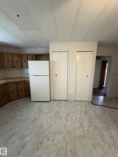 Interior photo 2 of 4727 49A ST