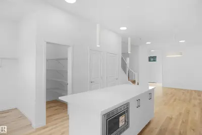 Interior photo 2 of 5115 PARC REUNIS WY
