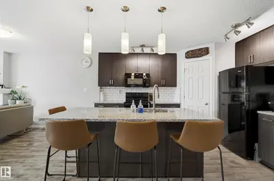 Interior photo 1 of 3805 POWELL WD SW