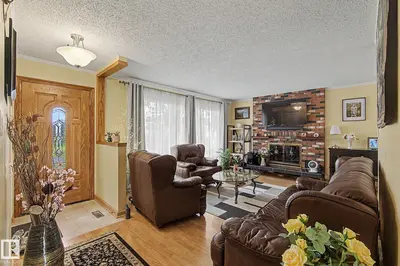 Interior photo 4 of 11638 123 ST NW NW
