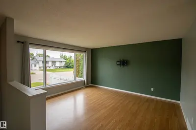 Interior photo 1 of 4725 45 Ave