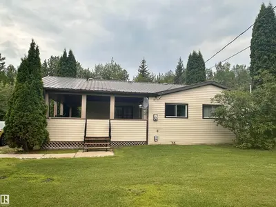 Interior photo 1 of 5309 51 ST