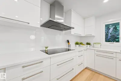 Interior photo 4 of 14128 98 AV NW